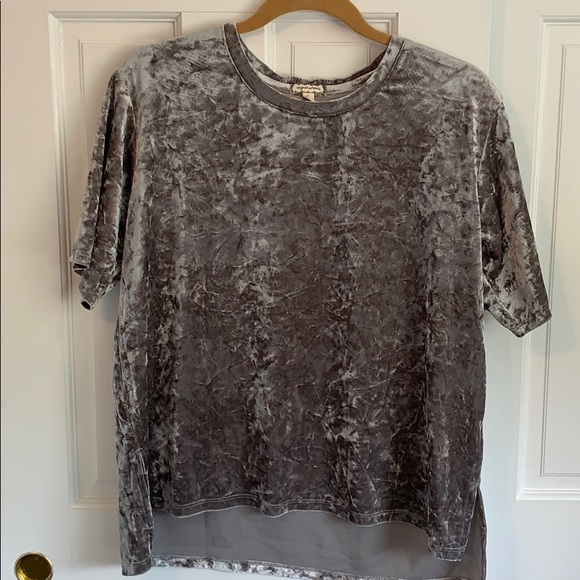 Women’s short sleeve crushed velvet top - Picture 1 of 3